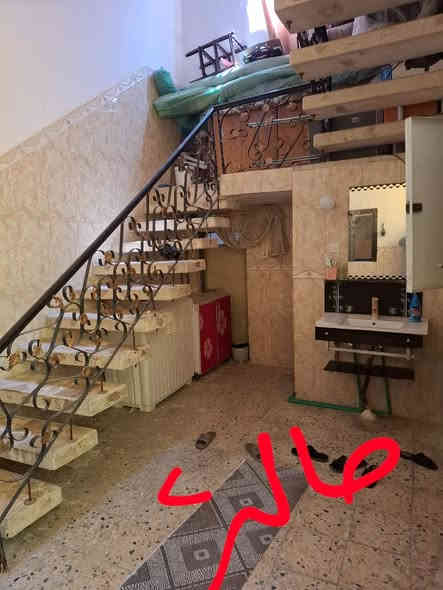 بِسْمِ اللهِ الرَّحْمٰنِ الرَّحِيم
الاعلان رقم (7)

بيت للبيع مساحة 200م العنوان حي الحكم(القطع الطافرة) مقابل بانزين خانة ال36 يحتوي علر غرفتين وهول وصالة وبراني ومطبخ وفي الطابق الثاني غرفة+ 3 مجاميع صحية السعر 90 قابل للتفاوض.

للاستفسار الاتصال على الارقام التالية:
*********** | ***********
او التواصل عبر صفحة المكتب.
