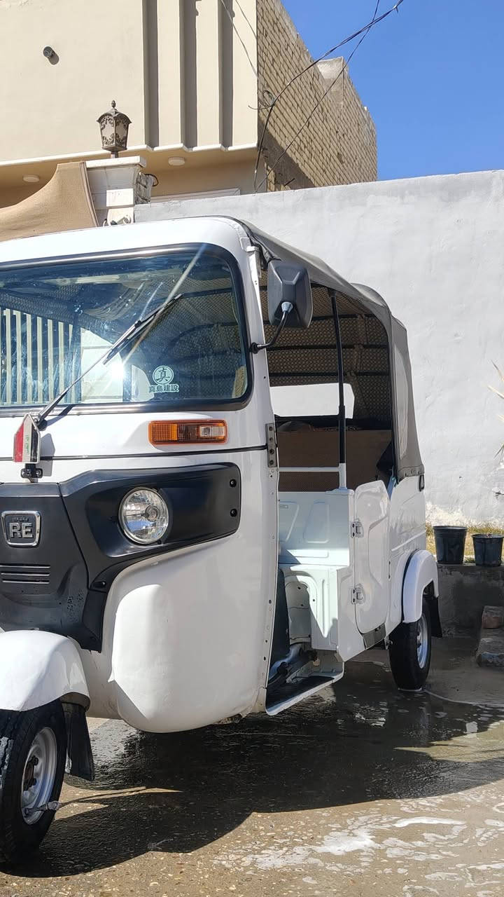 موديل 22 رقم وسنويه
كفاله محرك  ما مفتوح فقط زنجيل 
فقط بارد شبر بلغد بدون صبغ ولا معجون 
الباقي كله مكفول كفاله عامه 
السعر 8200 وبيها مجال بصيط 
مكاني نجف كوفه 
***********
