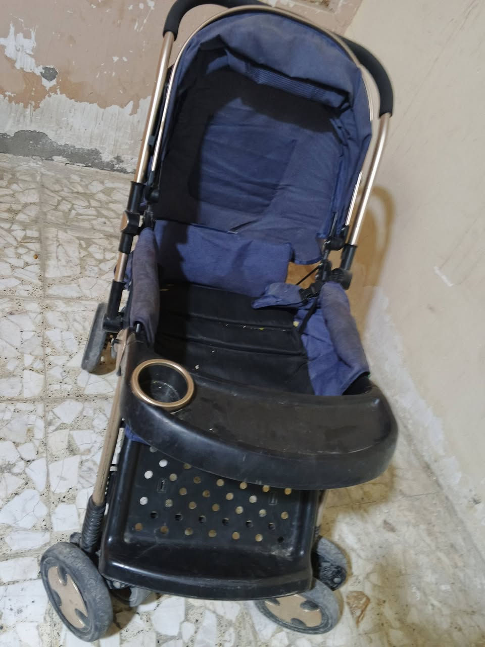 عربانه قويه ونظيفه بس كرسيه متفلش ردله تضبيط تايرات قويه كلشي مبيه بس كرسي عوزه تعديل ب ٣٠


**إذا كنت صاحب هذا الإعلان وتريد حذفه لأي سبب، رجاءا أرسل رسالة إلى الدعم الفني**