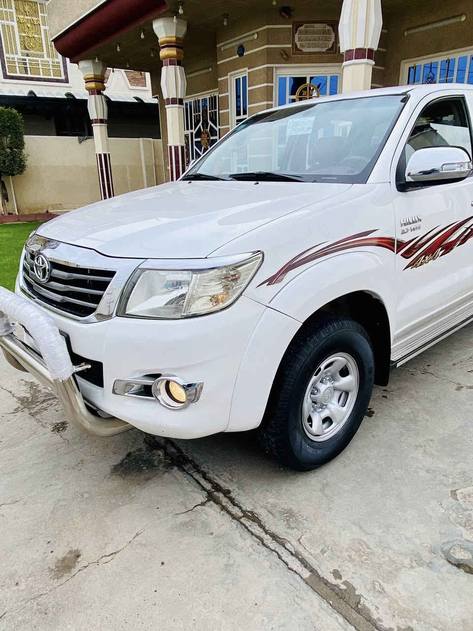 السلام عليكم
لييع هايلوكس بيكم 2014 كير اوتوماتيك
فورويل
رقم بغداد الجديد سنويه جديده 
مكفوله من صبغ والتبديل جاهزه السياره
حداديه جديده تايرات تخم مابيها نقص 
مكان السياره بغداد 
السعر (225) وبيها مجال 
الاتصال ***********
