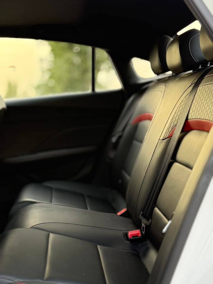 سلام عليكم
MG GT 2025

فول مواصفات 

بصمة

فتحة

5 كامرات

كشنات جلد اسود مطعم باحمر

ماشية 24000 كيلو فقط

فقط بيه طخه بسيطه موضحه بالصور 

رقم اربيل بسم شخص تريد تحويل تريد وكالة حره السياره 

السعر 124وبيهة مجال للشراي *********** سياره بالحله ...
