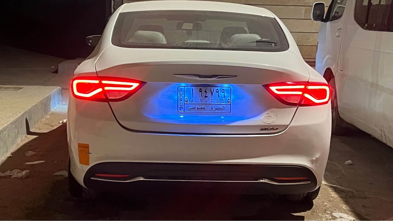 السلام عليكم 
كرايسلر c200 موديل ٢٠١٥
مواصفات c
معروفه لمواصفات مالتها 
ضرر السياره قطعه وحده فقط 
باب الصدر مبدل فقط من امريكا 
باقي كفاله سياره جاهزه ماناقصها شي 
عنواني بصره -شط العرب - جزيره 
بيع او مراوس حسب لقناعه
السعر : ١١٥
الاستفسار : *********** شط العرب, البصرة
