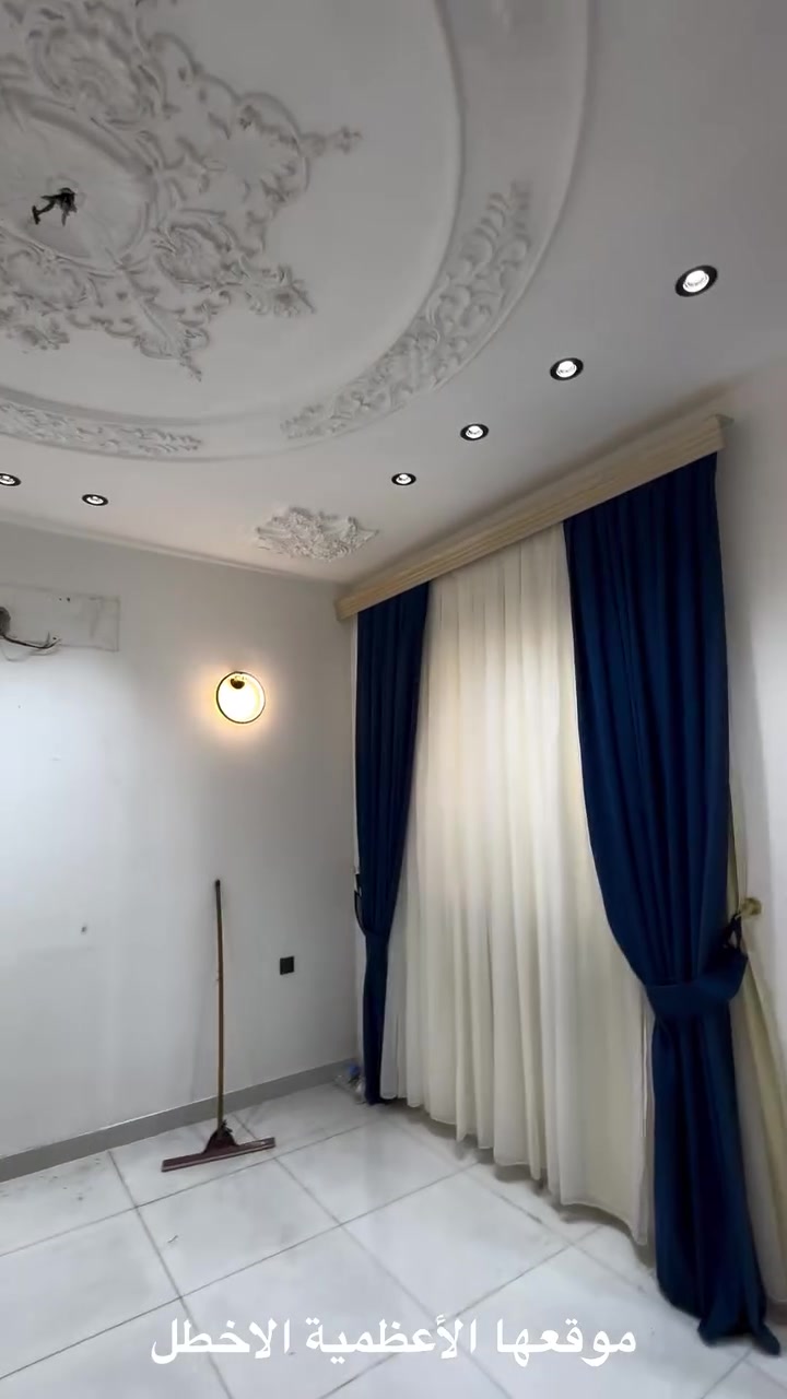 🏡 شقة للبيع في الاعظمية – الاخطل 🌟

🔹 طابق أرضي
🔹 تتكون من:
🛋️ صالة
🍽️ مطبخ
🛏️ ٣ غرف وتتحول إلى ٤ غرف
🚿 حمام
🌤️ منور عدد ٢

📍 موقع مميز ومرتب مناسب للسكن العائلي

📞 للاستفسار والتفاصيل:
***********
***********
#الاعظمية #عقار_بغداد #عقارات #ترند
