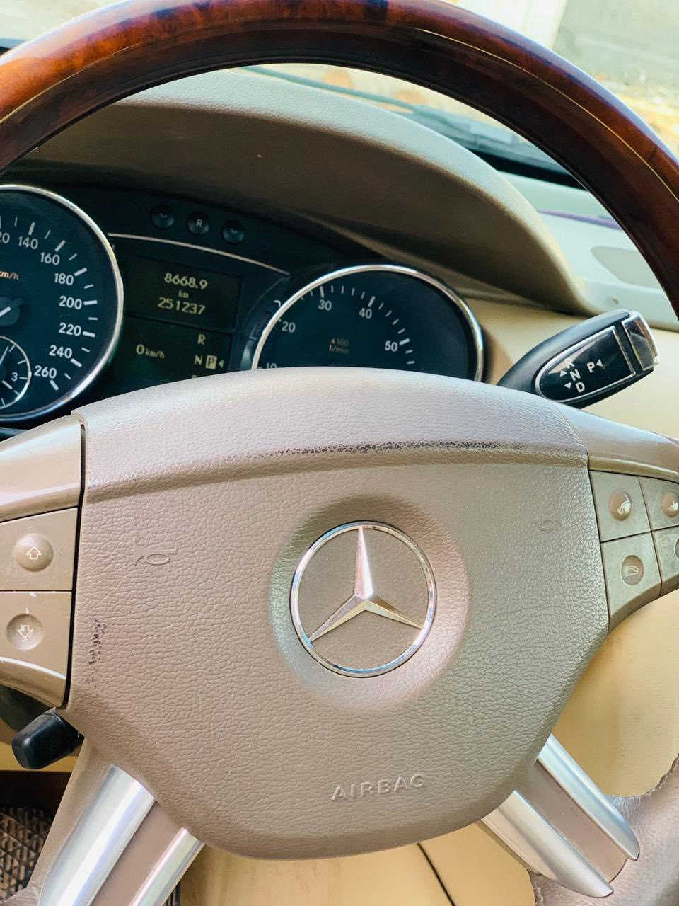 للبيع 
مارسدس R500
ادوات ادوات
موديل 2006
محرك 8 سلندر
7 مقاعد ستيشن
فول فول
مكلف بالنشر

السعر 48 ورقه

فقط حداديه محتاجه 
 
النجف***********
