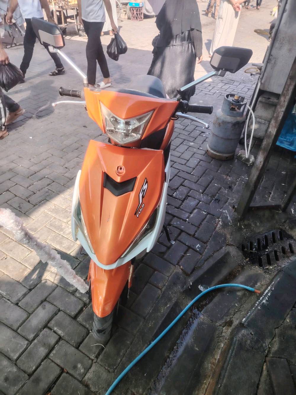 ديالى جلولاء 
ماشي 12الف و قابل للزيادة 