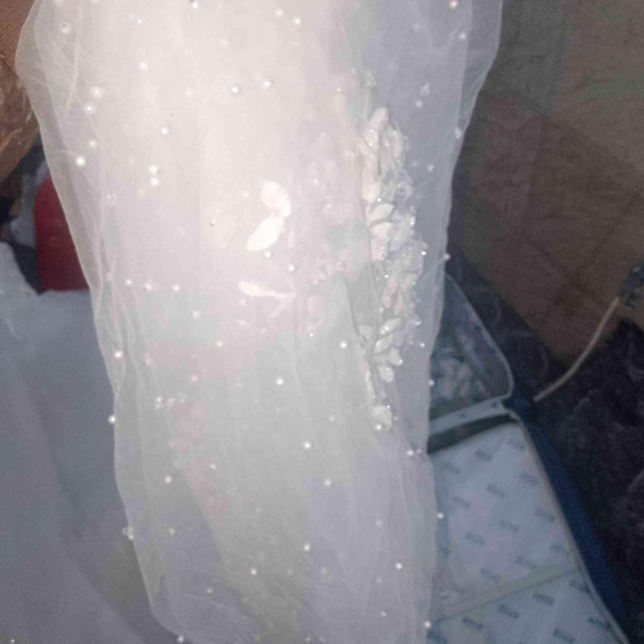 بدلت عرس للبيع كدام العين ماملبوسه مره وحده فقط
 معا دواخ وورده الموقع موصل حي صدام السعر 100وبيها مجال قليل وشكرا للجميع 🌹


**إذا كنت صاحب هذا الإعلان وتريد حذفه لأي سبب، رجاءا أرسل رسالة إلى الدعم الفني**