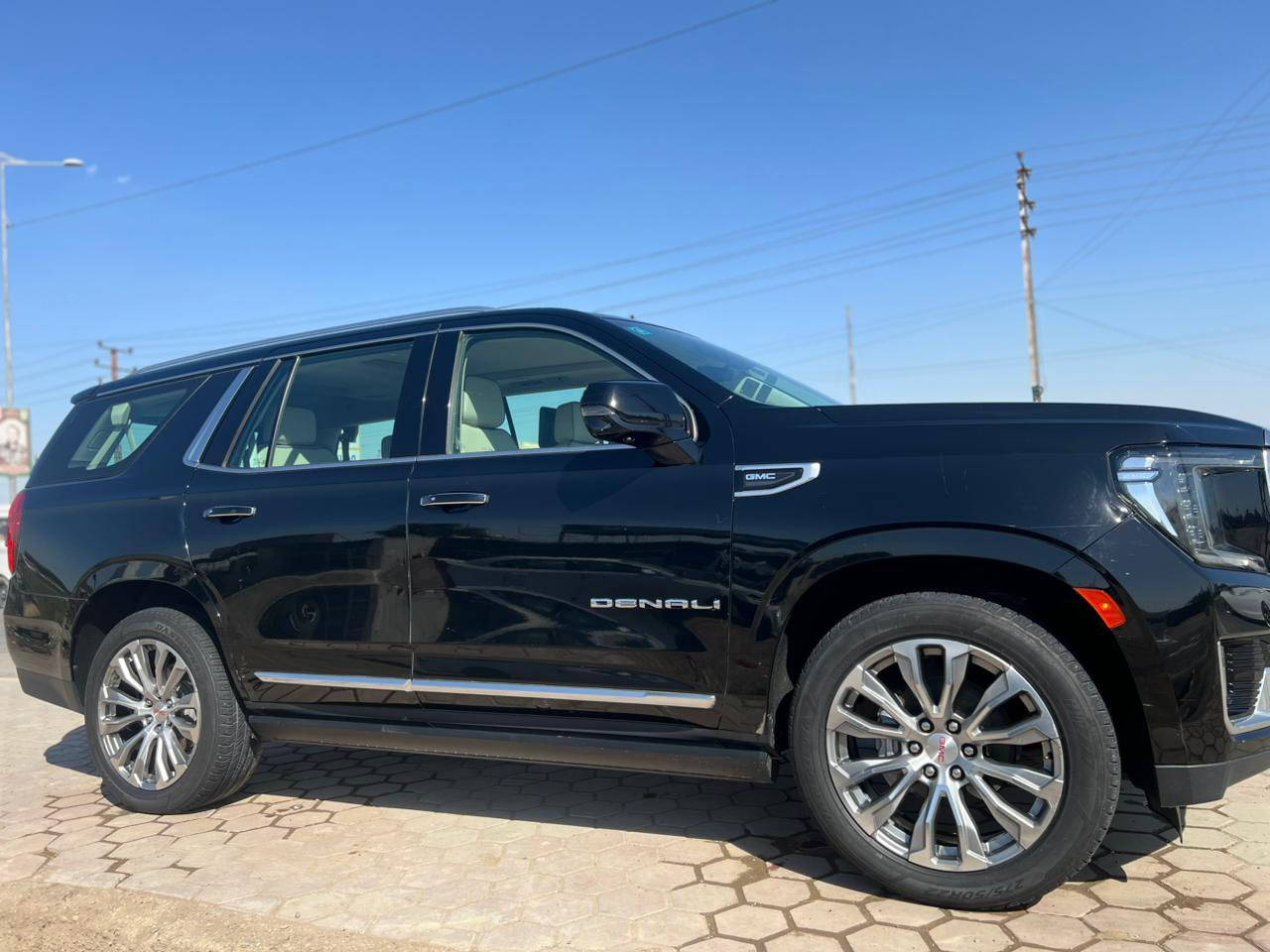 السلام عليكم
معروض للبيع 
جي ام سي يوگن دينالي موديل 2023 
مكفولة كفالة عامة عدا رصعتين فقط 
مغلف ppf 
ماشي ٦٢ فقط 
العنوان بغداد
 
للأتصال 

***********
***********
