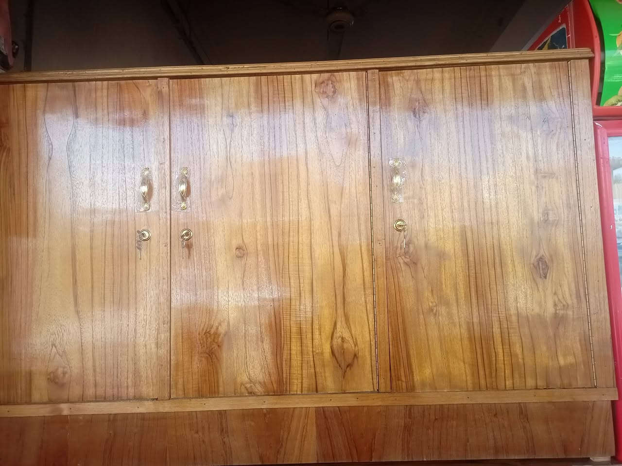 بوفيه قياس متر ونص جديد صاج سعر 175.الف الاستفسار على خاص او الاتصال ***********عنوان واسط الصويره حي الشهداء
