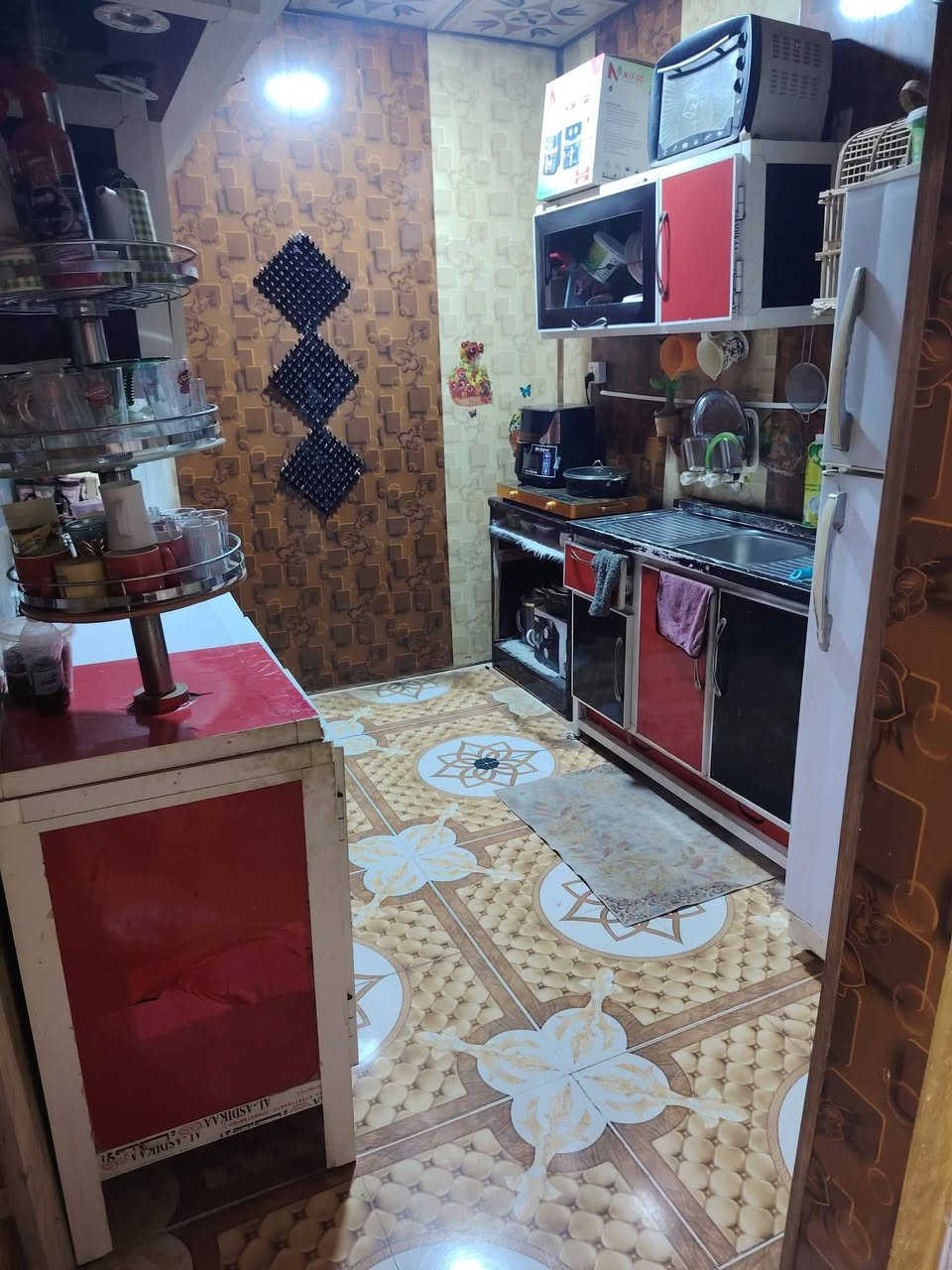 بيت للبيع  طابو صرف في حي العسكري شارع جامع زين العابدين ثاني بيت عن الشارع العام مساحه ١٠٠ متر دولان بيت نضيف ماء مجاري تبليط بالباب بي غرف نوم عدد ٢ استقبال صاله مطبخ طارمه صحيات بيت نضيف كلش السعر خاص الاتصال على الرقم ***********
