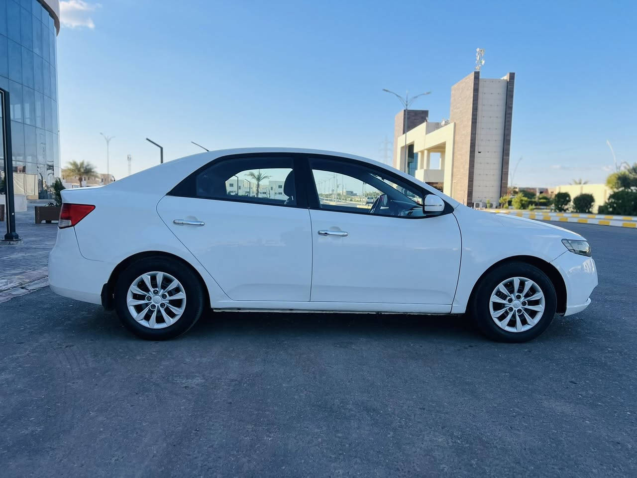 كيا سيراتو موديل 2012 خليجي
رقم أربيل دولي جديد شرط التحويل والغرامات 
السيارة محرك وكير شرط 
محرك 1600 دوش شرط لا تبخير ولا تنقيص 
كير شرط 
تبريد ثلج شرط 
صدر امامي وخلفي جديد 
تخم تايرات جدد 
تحكم استيرن كهربائي 
تحكم امري كهربائي 
امري شفط 
اشاير بالمري 
شفتات استيرن 
السيارة جديدة داخل وخارج وترايها زيرو 
السيارة بيها صبغ قطعتين وشبر بقبق الصندوق 
السيارة بسعر مناسب جدا 92 وبيها مجال للشراي 
العنوان صلاح الدين تكريت 
للتواصل ***********
