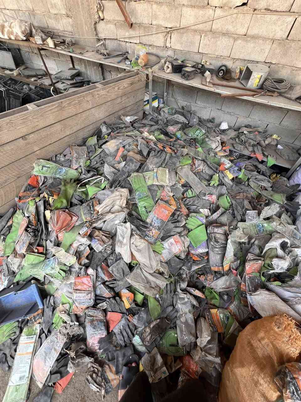سلام عليك جفوف مال عماله نضاف كلشي مابيهن مال شركه كريم شمري العدد فوك 6000تقريبن تريد شلعه عل قطعه مكاني بغداد ***********

