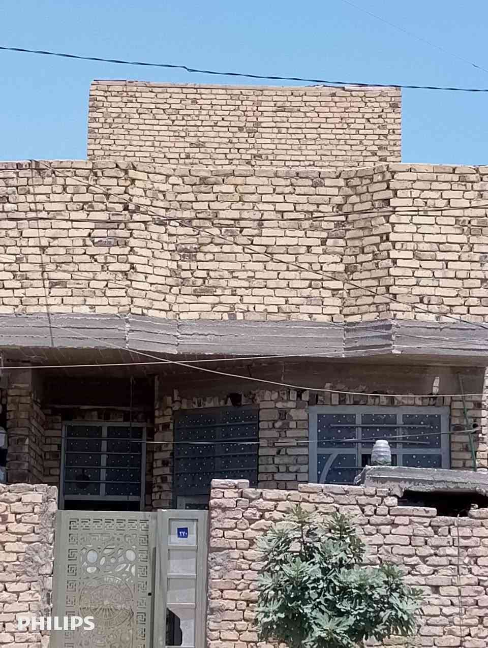السلام عليكم دار للبيع مساحه 100 زراعي سند 25 مكان بابل منطقت الغليس مقابيل محطت العرفان خدمات كامله ماء كهرباء تبليط باقي التفاصيل ***********
