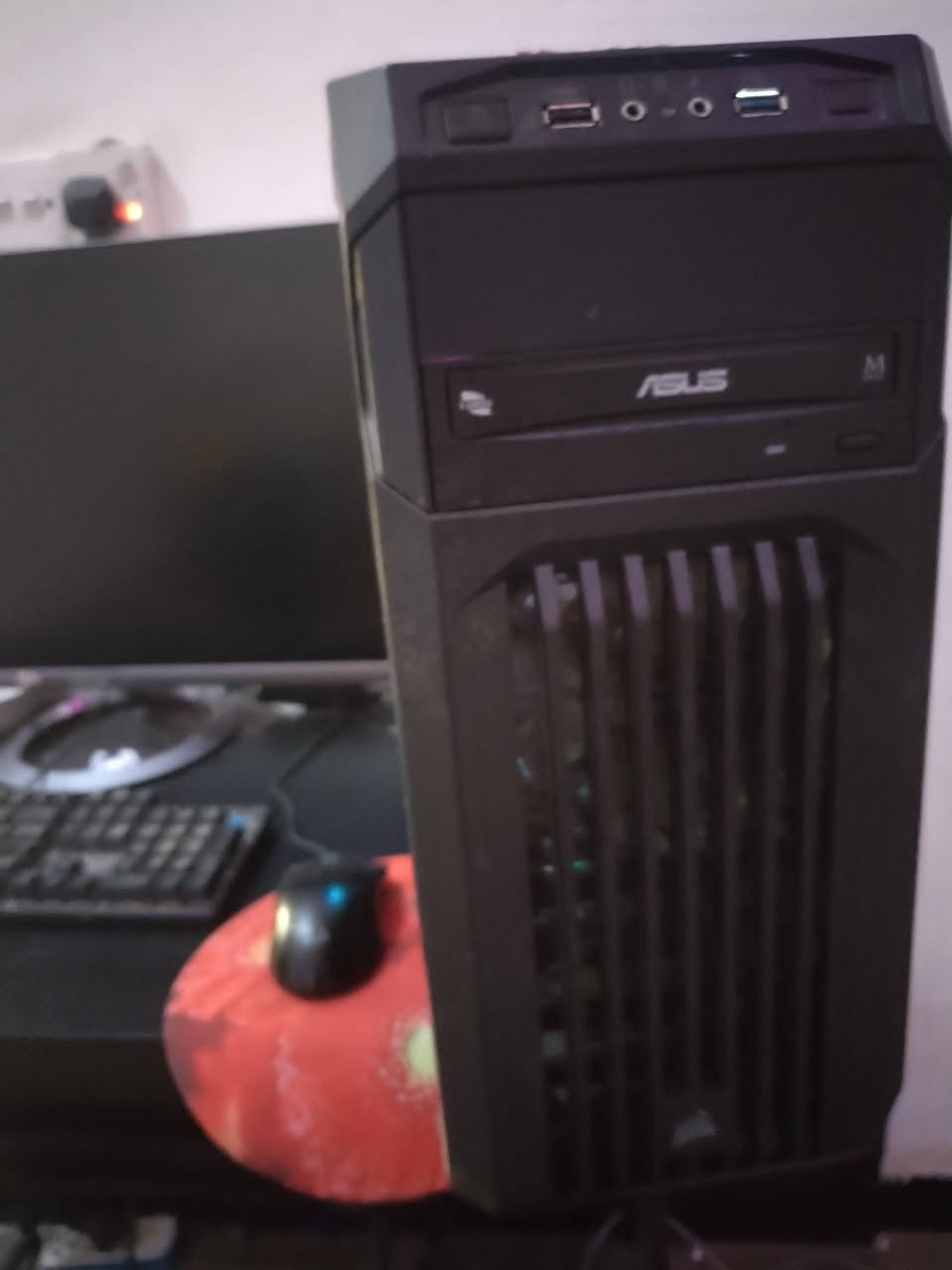 الكيس البيع السعر 190 الف
الكارت GTX 1050
Intal xeeon 2680v4 
x99 Motherboard 
ssd 128
ram 8gb ddr4 
Power supply 500
وشرط الفحص
موجوده بيه العاب جتي اي 5 
وفورت ناية
شراي يراسلني واساب
مزنجر مزدود
***********
