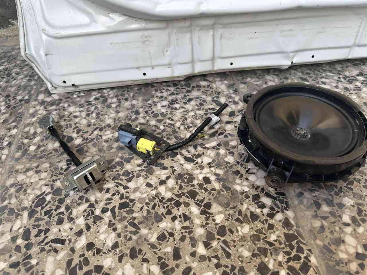 باب الامامي جهه اليمين موديل 24 لون صدفي
بدلتها 

وجام مضلل الباب الخلفي 

وترايش باب امامي وخلفي جهه اليمين 

الي تفيدة ينطي سعر 

مكاني البياع


**إذا كنت صاحب هذا الإعلان وتريد حذفه لأي سبب، رجاءا أرسل رسالة إلى الدعم الفني**