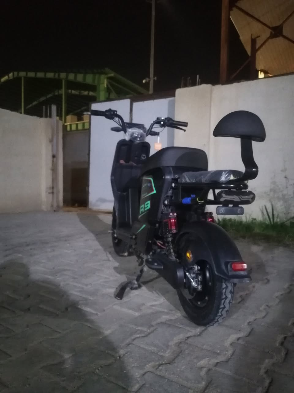 دراجة R9
سرعة 65 
البطاريات 5
بريكات دسك امامي خلفي 
كهربائيات كلهة شغالة كلوب عالي ناصي 
حجم 20 
بيه بك R_D
سويجات ثنين2
بصمات ثنين 2
بية حساس انذار 
ول بصمة تشغيل عن بعد
وشاشة بلوتوث 
وباقي الاستفسار تعال خاص 
السعر 475 وبيه مجال 
تشتري راسل ماتشتري لاتضل بس تراسل وكلشي ماكو 
عنوان}{كربلاء المقدسة الكمالية قرب شركة كالة}


**إذا كنت صاحب هذا الإعلان وتريد حذفه لأي سبب، رجاءا أرسل رسالة إلى الدعم الفني**