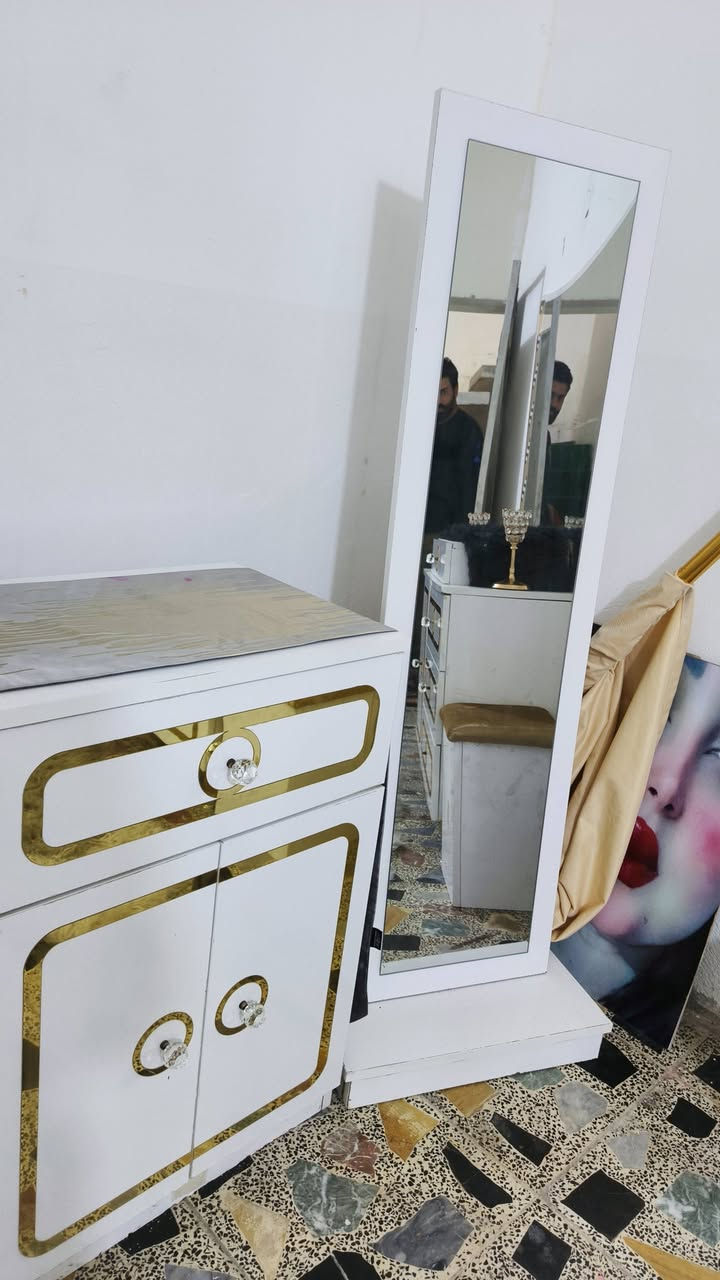 غرفه تركيا جديده ٩ قطع بدون اي ضرر ٥٧٥ قفلها بدون عمله البلديات ***********
