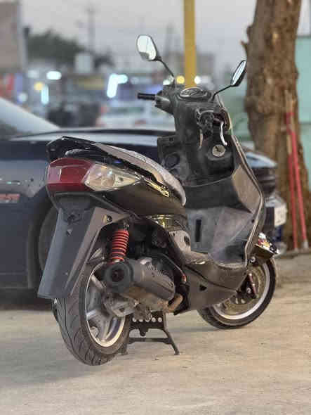 سكنس فحل كابريتر الدراجة حلوة وكاملة مابيهة اي نقص الدراجة كاملة من كلشي كهربائيات شلعة معدل صوت المكينة كلش ناعم وحلوة وبلعافية عل ياخذهة السعر 700 مكاني بغداد البياع 
***********
