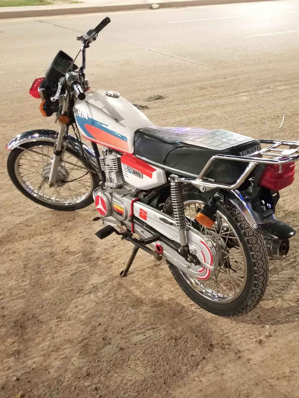 سلام عليكم
دراجه 4كير للبيع 
شاصي 2015 معمر 2022 
اوراق أصولي  سعر خاص 
رقمي  ***********
