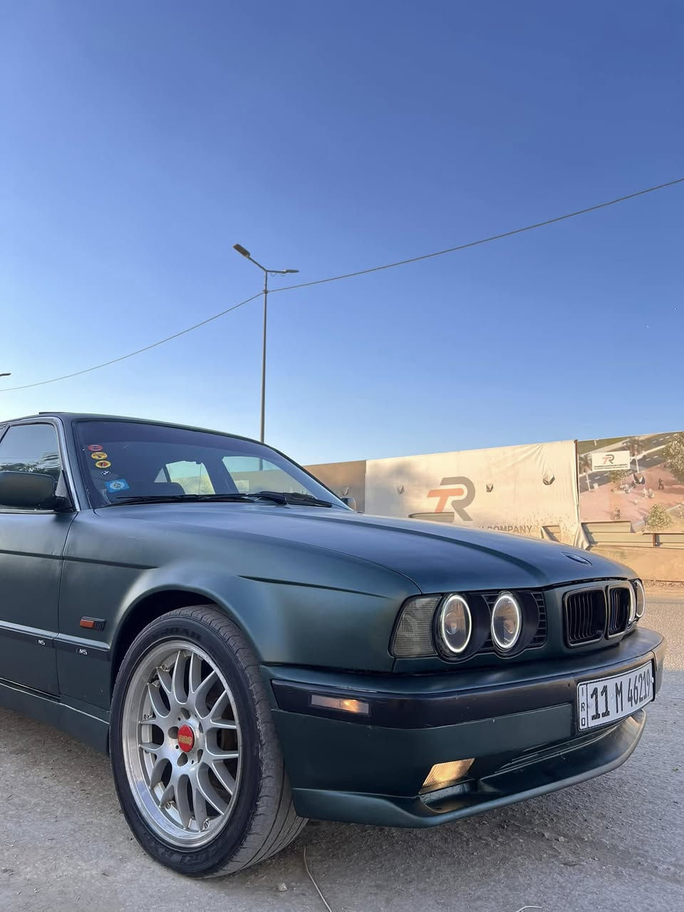 525 Bmw 
موديل ١٩٩١ مكينه ٢٥ مسكر عدل اصل كير اوتو
فتحه بجم عريض دعاميات m 
ويل كرن الغزال 
غرفه جديده كامله شاده قبل فتره 
دشبول بدل ايرباك دبل جكمجه كشنات كارتير كهرباء داخل صاج
كهربائيات كله كامله 
رقم بغداد انكليزي بأسمي وهزه جديده 
مكان السياره الحله شارع الكورنيش
***********

