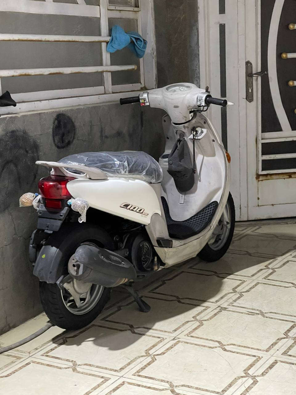 دراجه فله لبيع
فله مديل 2009 جديده 
دراجه حاويه من سيد وسام 
صارله اسبوعين من طالعه من حاويه 
هذه رقمي بي واتساب ***********
عنواني النجف حي القادسية قرب فلكت المطار
