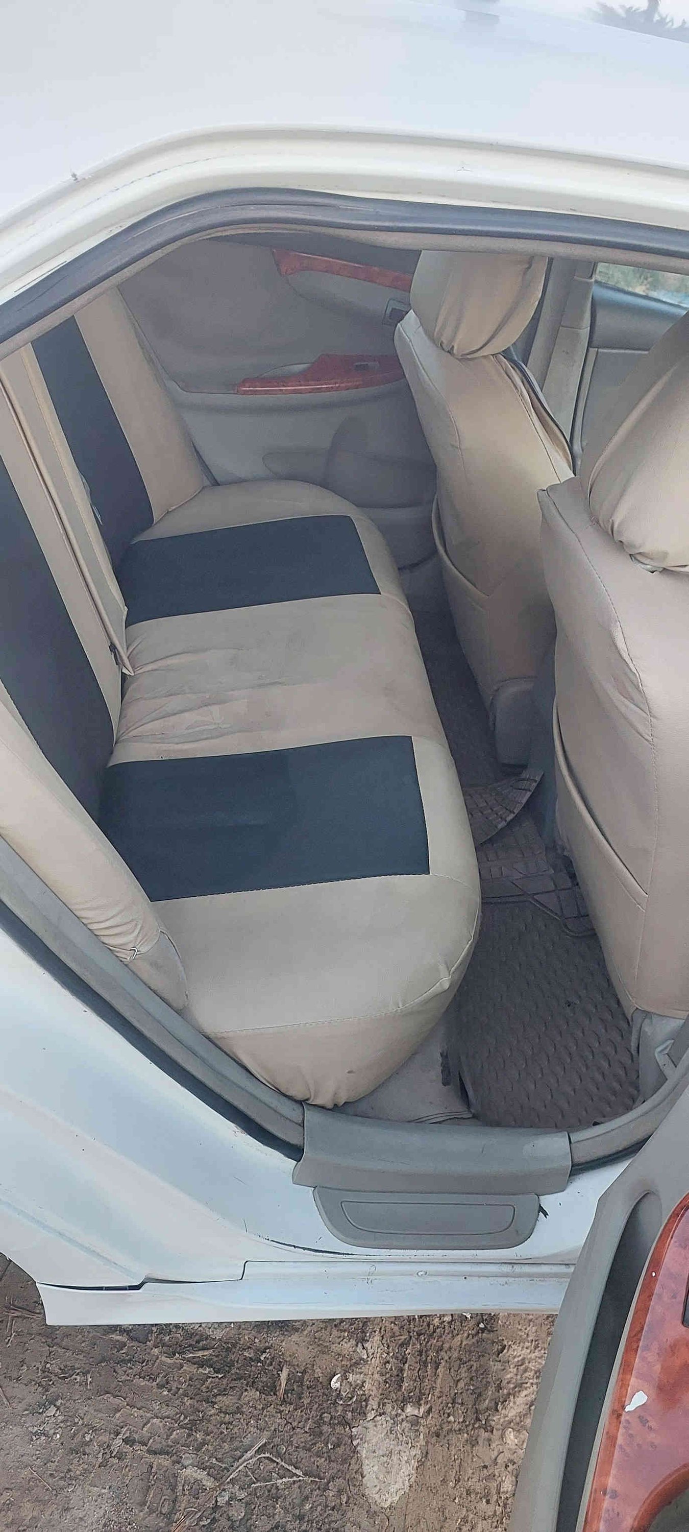 السلام عليكم ورحمة الله 
كورله واردامريكي ٢٠٠٨  للبيع اولمراوس حسب القناعه 
مصبوغه عام بسمي بغداد مكانه بغداد تايرات جدد باتري جديد
محرك وكير خير من الله تبريد ثلج كهرابايته كله شغاله ماشه ٧٨ ميل السعر ٨٨ ورقه وبيه مجال بصط 
***********
