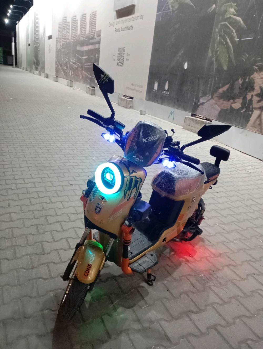 السلام عليكم 

دراجه شحن X900 🏍️.  بيع او مراوس 

بريكات دهن هايدروليك HAEDROLEK

دبلات امامي هيدروليك والخلفي غاز 

شاشه ديجتل 

وياله رياضي + فلنجه كبيره 

تشغيل بصمه + سويجين 2 + بصمتين 2 

بطاريات 25 امبير 🔋

عدد 5 بطاريات 🔋

سرعتها 119 حقيقي 80 🏍️

ديجلات + اناره جانبيه 🎧

لايتات زنون + نشره ليليه 🌑🔦

دراجه جديده ونضيفه وبلعافية عل ياخذها 
*********** وتساب فقطط
المكان بغداد الغزالية
السعر525وبيها مجال بسيط للطيبين 💰