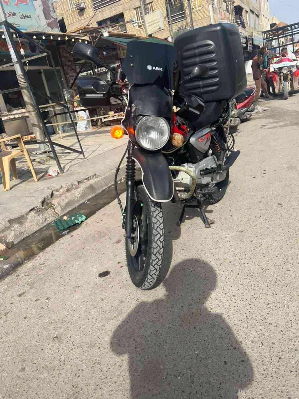 السلام عليكم دراجه البيع  دراخير منه الخير  ماتوكف ابد بل شارع  بس شغل وتطلع الشغل  مديل 22 نازله بل 23دراجه  كامله على اخر حبايه تجي وشوفبه عينك  مكاني  المشتل  دراجه مرقمه  كامله  السعر مليونين وتثميه وخمسين وبيه مجال واني خادم *********** واتساب واتصل تحياتي الكم 🧡
