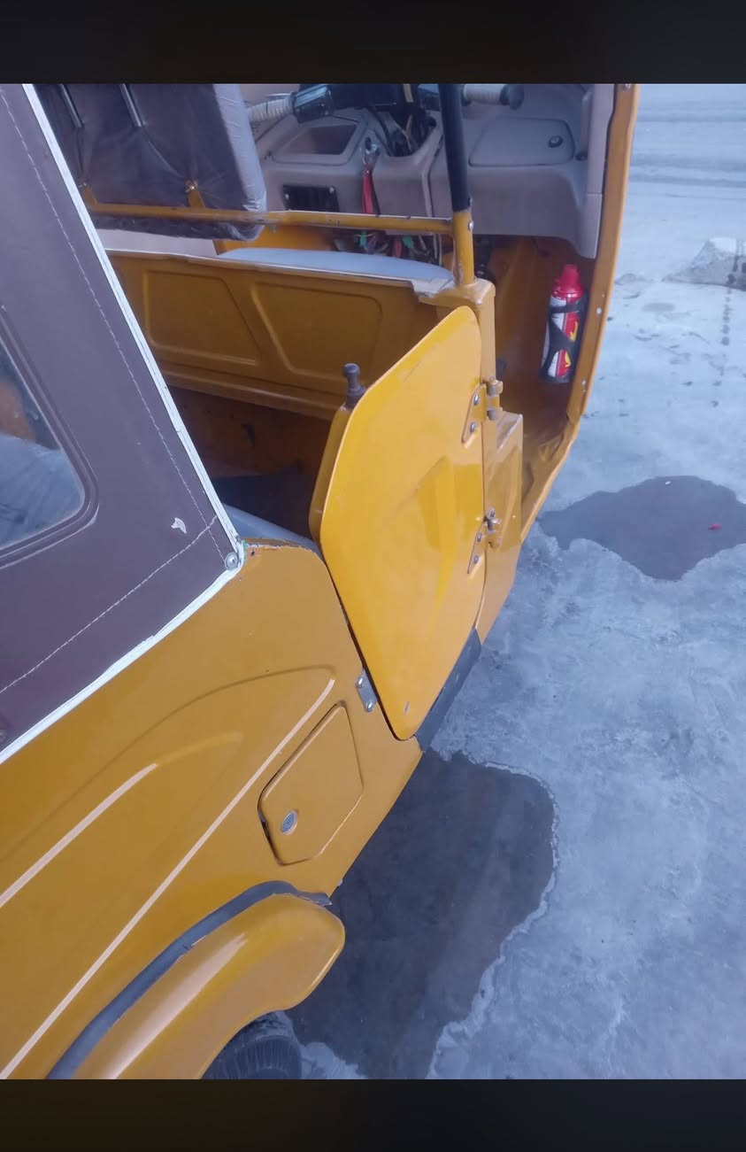 سلام عليكم تكتك البيع مرقمه رقم بغداد تحويل ثاني يوم تكتك فول مانقصه شي كلشي شغال مكان بغداد الشعله سعر عل رقم ***********
