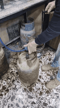 عتلة فاير للحماية من الحرائق ل اسطوانه الغاز 
السعر 15.000 البيع بالجملة 
***********
