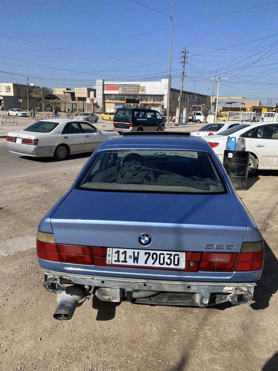 BMW 525
مديل 1990
مكينه مسكر عدل 
تبريد شغال 
صدر امامي جديد 
حداديه خلفيه 70‎%‎
رقم بغداد دولي بأسمي 
سنويه الى2030
للمعلومه مكينه بها بخار 
سعر 45 وبيها مجال حق الجيه 
*********** واتساب
