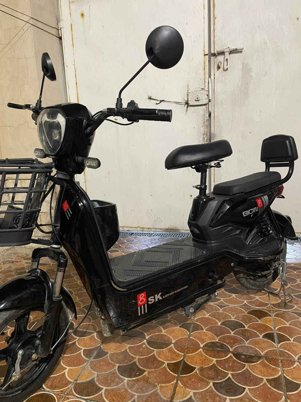 السلام عليكم دراجة شحن للبيع السعر ٢٥٠  حي الأطباء@


**إذا كنت صاحب هذا الإعلان وتريد حذفه لأي سبب، رجاءا أرسل رسالة إلى الدعم الفني**