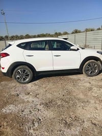 توسان 2018 ماشي 45 اريدها 175 وبيها مجال للشراي07717895238