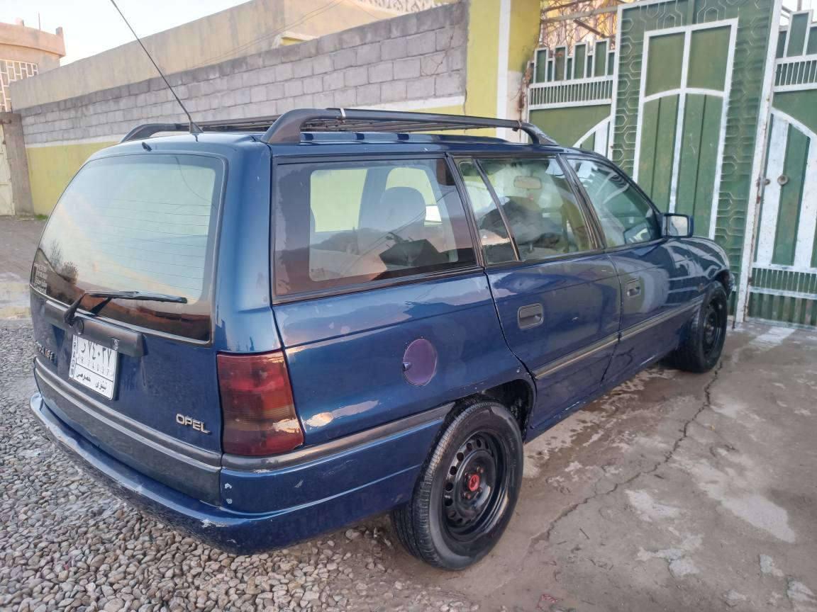 استرا للبيع موديل 1992 كير عادي ومحرك وكير شرط حجم 16صاحبها موجود شرط الوكاله والتحويل سنويتها لل ٢٠٢٧ بيها كابون مال بانزين صبغ مابيها ابد بس دوائر فقط السعر 46وبيها مجال بسيط للإستفسار *********** موصل, نينوى
