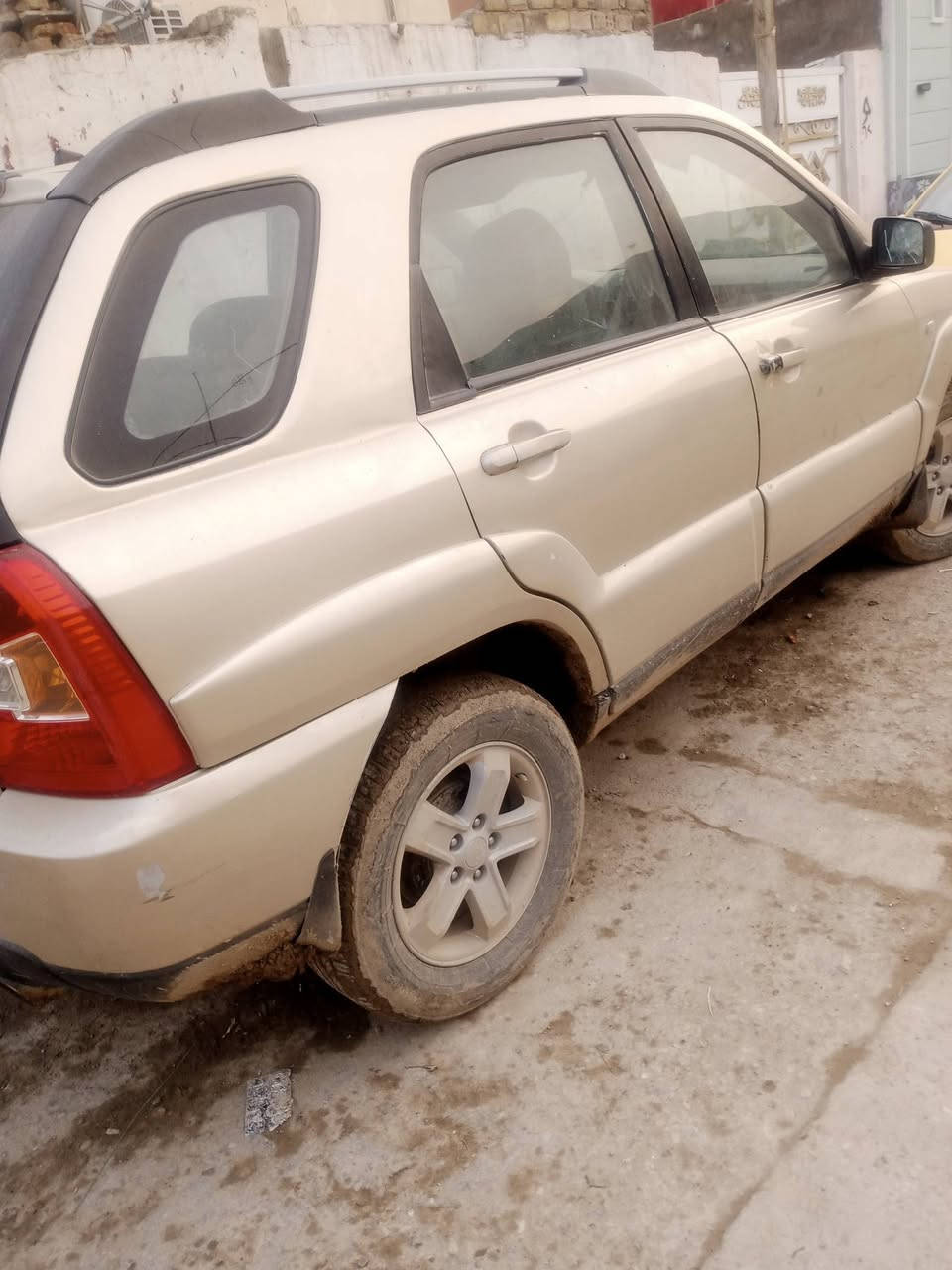 السلام عليكم سبورتج ٢٠٠٩ خليجي مكينه وكير مكفولات بيه ضربه على القمارة اثر سقوط عمارية حديد حدادية جديدة السعر ٩٠ وبيه مجال الرقم ذي قار مشروع وطني  مكان السيارة الديوانيه للتواصل الاتصال على الرقم***********
