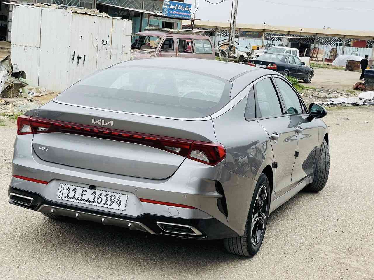 السلام عليكم
K52023 وارد كوري غاز اصل  مرقم بغداد باسمي تحويل ثاني يوم حادث السياره بدون دواخل السونار مرفق معه الصور  
شاشه تاب هندبيرك بصمه تحكم استيرن سياره جديده مكينه وكير صدر جاهزه مابيه اي نقص 
كشنات الامامي تدفىة
*********** مكان واسط
