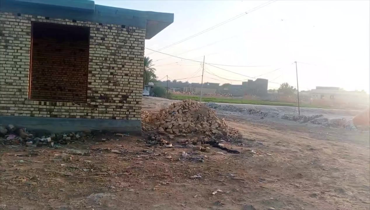 السلام عليكم بيت للبيع بل العلاك 
مساحه 500 سند 25 طابو زراعي 
كافة الخدمات موجوده يبعد عن الشارع العام 70 متر موقع راقي 
اتصل ***********
