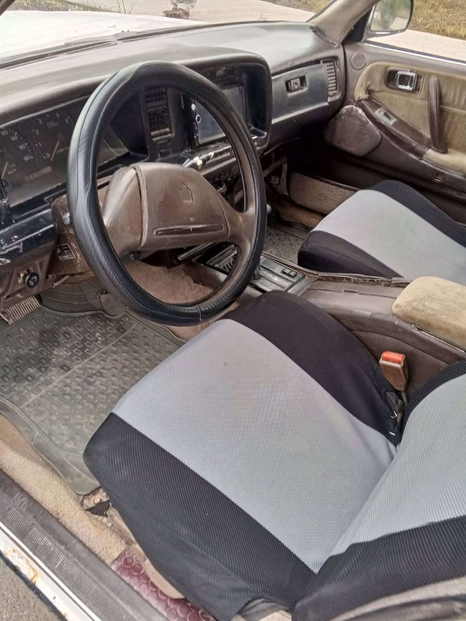 السلام عليكم هارتوب موديل 1991رقم ميسان بسمي كله شغاله كهربائيات تبريد صدر جديد محرك  وكير جديد السعر 38 وبيه مجال مكانه بغداد هاتف ***********
