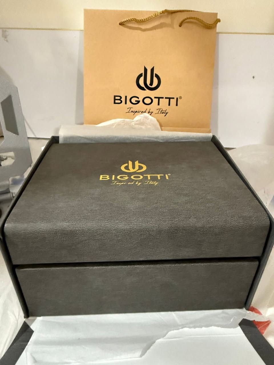 السلام عليكم ورحمة الله وبركاته 
ساعه بيغوتي 
فول كوالتي وزن ثقيل 185
الساعه كامل ملحقات 
ظد الماء والخدش 
مكينه ياباني + فولاذ 
السعر 125 شامل التوصيل 
أتواجد خاص + واتساب ***********🌹🌹
