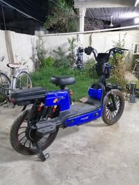 و رحمة الله و بركاته .. للبيع دراجة R9 حجم 20 شحن متروكة و مثل ما واضح...