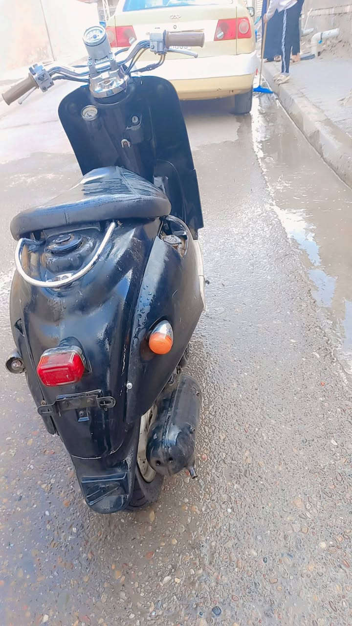 سلام عليكم دراجه كلاسك 60 للبيع  دراجه يرادله تجفيت وباتري دراجه كلشي مابيه شغاله الايتات شغاله دبل اشارات المكان بغداد المعامل العماري قطاع خمسه السعر 75 وبيه مجال الرقم الاستفسار ***********
