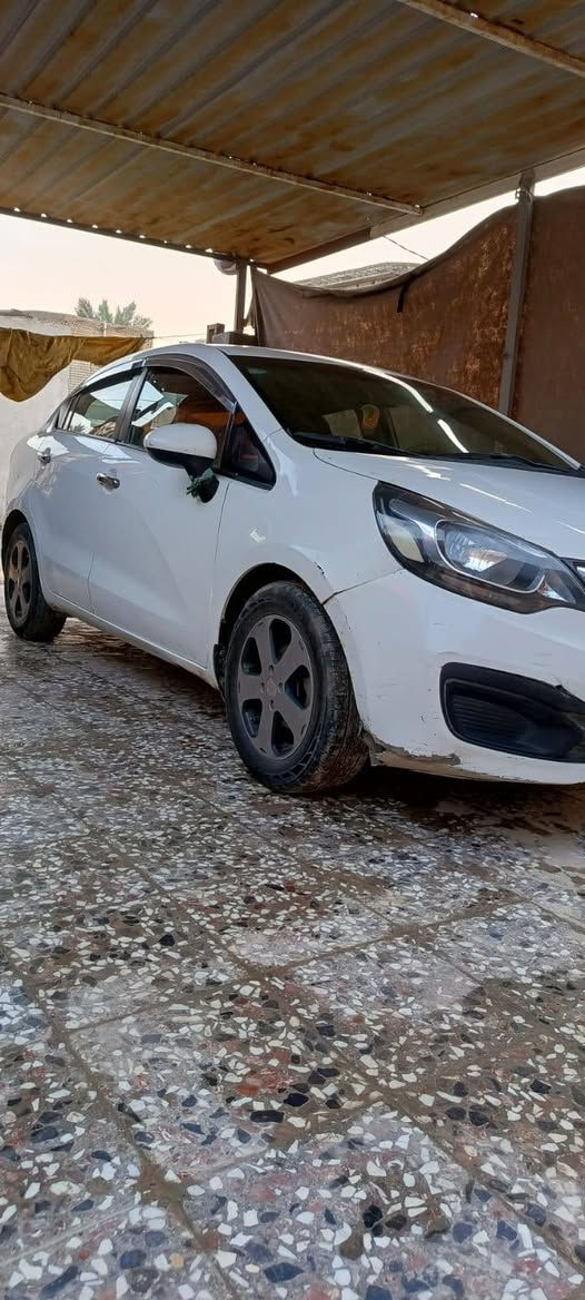 السلام عليكم
كيا ريو 2012 خليجي الشكل الجديد 
مكينة 1600
كير At
نظام Eco اقتصادي
كير ومكينة وتبريد تمام
ضررها قطعتين جاملغ مطعوج ومصلح نفسه والبنيد بي شخوط 
رقم السيارة : كربلاء خصوصي بأسمي تحويل مباشر 
السعر : 87 ورقة وبيها مجال 
مكاني : كربلاء / طويريج
للأتصال على الرقم 
***********
***********
