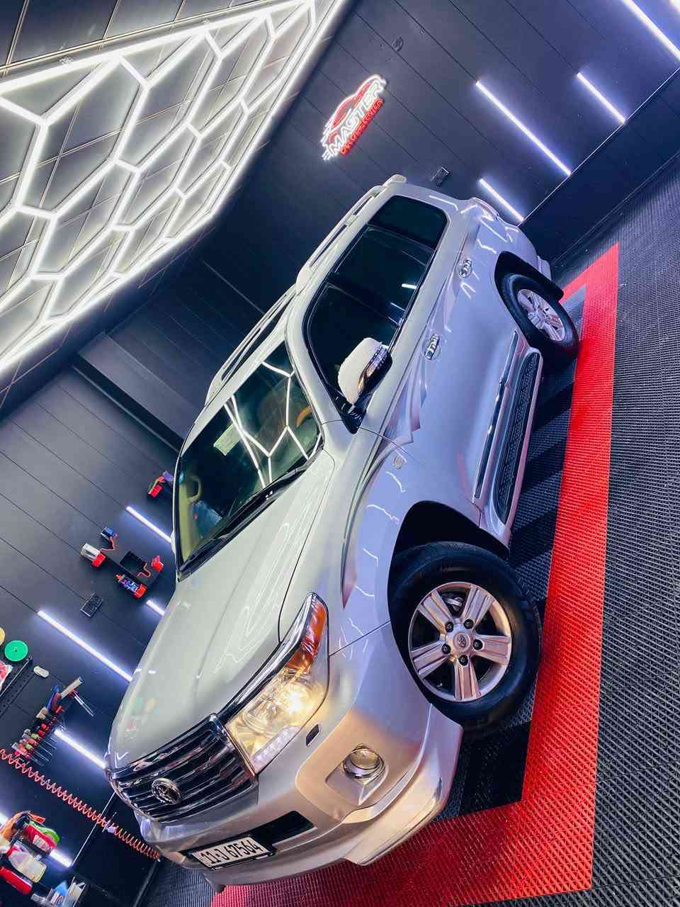 السلام عليكم
لاندكروز 2010 
رقم بغداد تحويل مباشر 
فول مواصفات محرك 6 سلندر 
مامفتوح 
ماشيه 170 حقيقي 
داخله بشهر ال 12 سنه 2010 
جاهزه من كلشي 
سونار مرفق بلمنشور 
مكاني بابل 
السعر 280 وبيهه مجال قليل 
*********** 
***********
