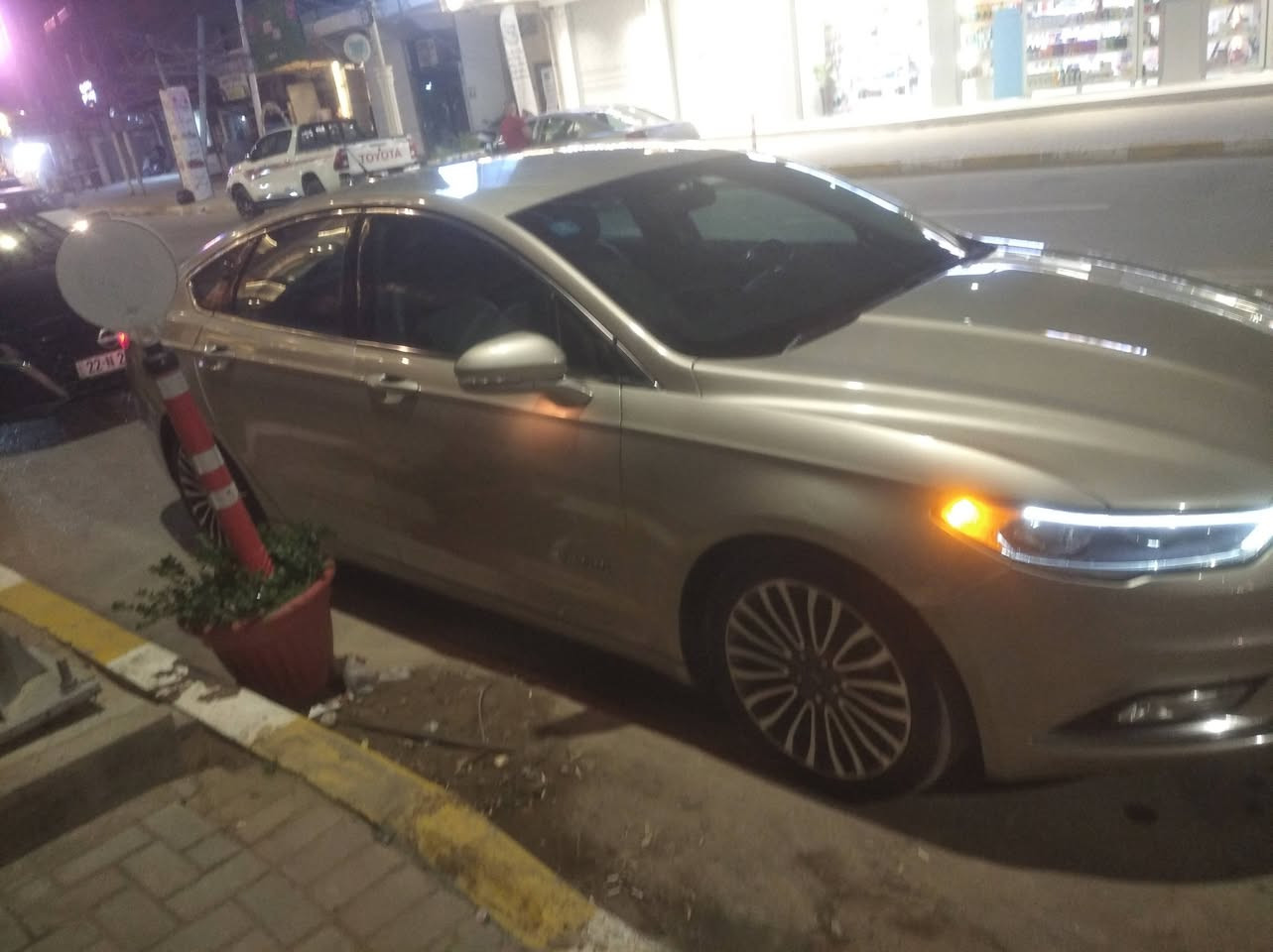 سلام عليكم فورد فيوجن 2018
هايبرد 2000 بيه جاملغ خلفي وباب ماشيه98الف للاستفسار ***********
