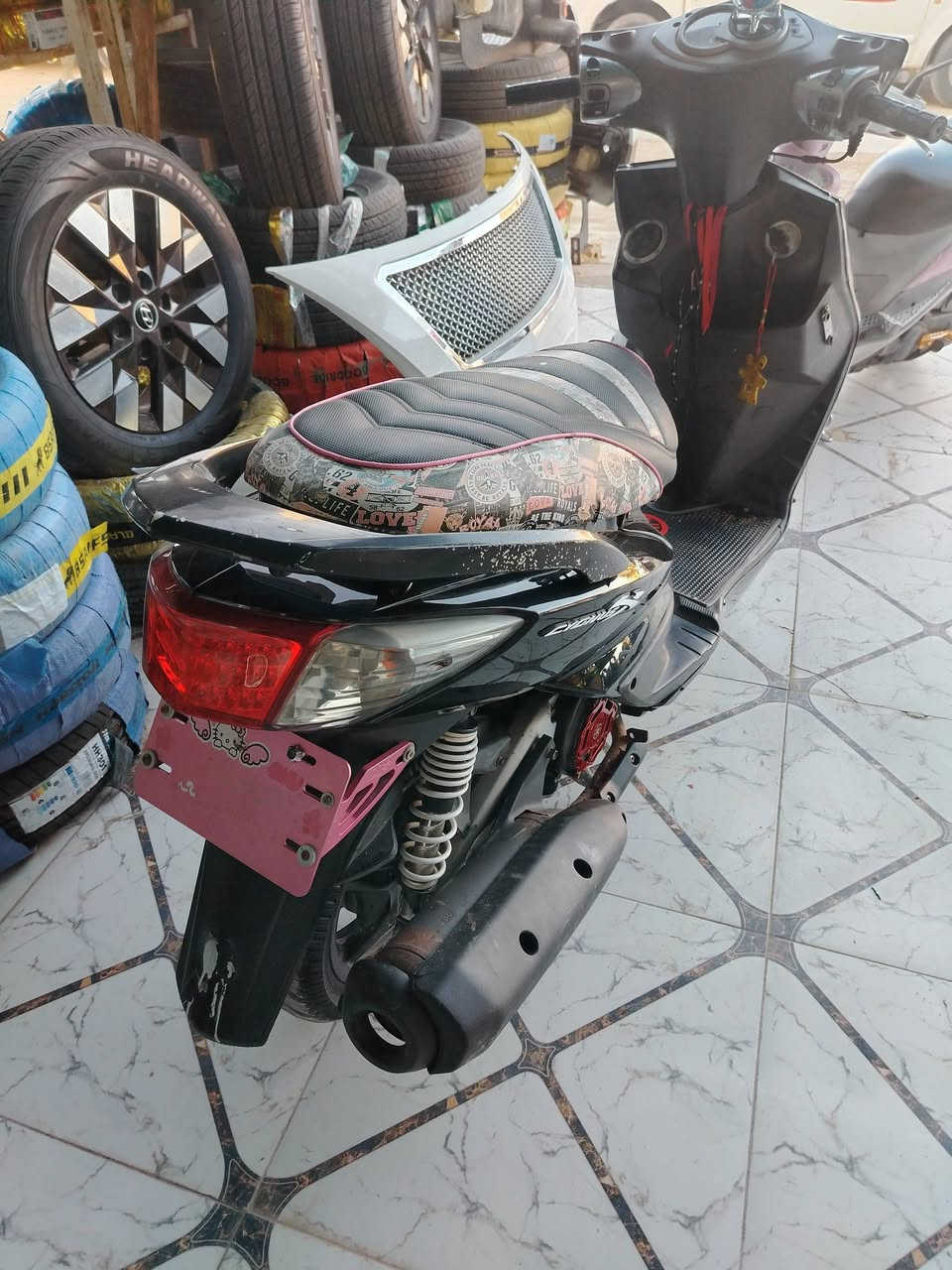 سكنس فحل لل بيع 
جهزه من كلشي ما بيها نقص
مبدل بوشه فقط
مال جناي
السعر ٩٥٠
بابل الحمزه الغربي شارع الجمعيه
***********
