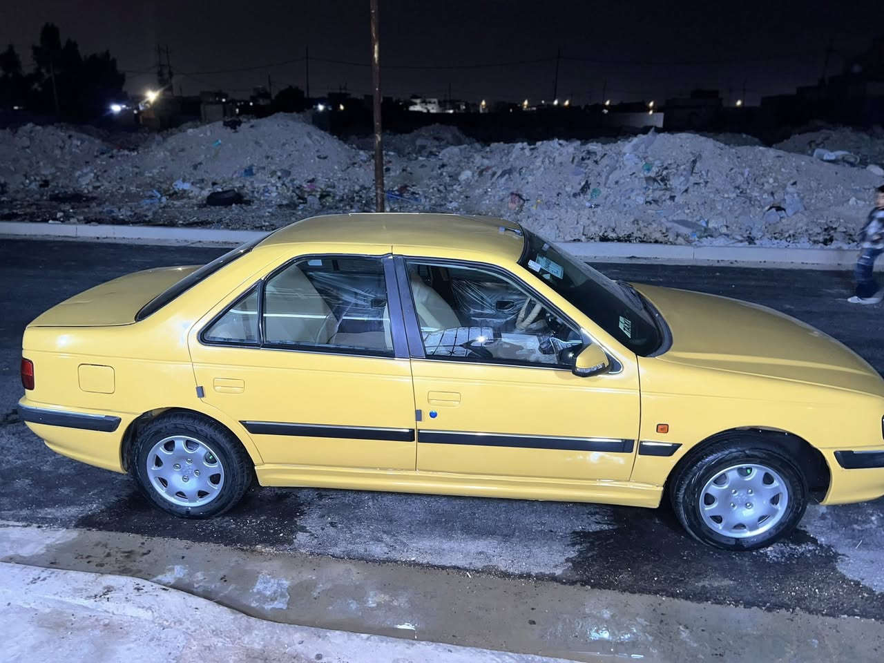 سلام عليكم بارص 15 مصفره هيىه وغرامات سنويه لغايه 27 بس ملاحضه سنويه تالفه ومطلع جديده بسمنه مكينه كير فرنسي خير من الله لا صرف ولا بخار حداده امامي خلفي جديد تخم تاير جديد تبريد شغال عوزه كفخه غاز بيه طخات وصبغنه بيه مكانات كهربائيته كله شغاله سنتر لوك شغال مكاني بغداد حي اور ….***********..السعر 37 وبيه مجال حك الجيه
