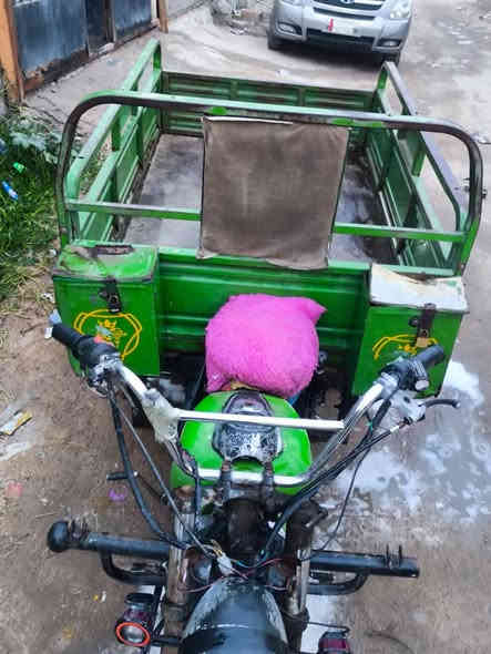 السلام عليكم ستوته كربلائيه موديل 18محرك جديد السعر 1150 والعنوان البصره ابو الخصيب والرقم***********
