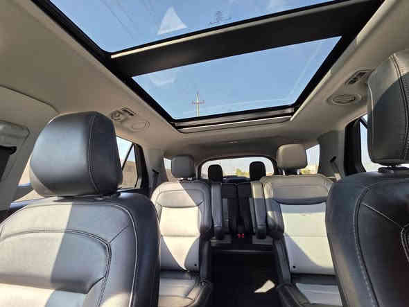 Ford Explorer XLT 4WD FULL

الموديل : 2023

اللون : سلفر

حجم المحرك : 4 سلندر توربو(2.3L)

عداد المسافة : 28.000 mile / ٢٨٠٠٠ میل ڕۆیشتوە وەکوو سفر وایە

تەنها چاملغی پێشەوە لای سەکنی لێدراوە و گۆڕاوە بە بیلاد بە شەرتی ئەوەی ناوەوەی نەگرتبێت .

صور الحادث مع رقم الشاصي مرفقة
1FMSK8DH2PGA14481

رقم السليمانية جدید لغایە ٢٠٢٩
ڕەقەم سلێمانی تاوەکوو ٢٠٢٩ تازەیە

المواصفات: XLT full
4WD دەبڵ ئەکسلە
بسقف بانوراما / کامل پانۆرامایە
بصمة تشغيل - شغال
باب سایق کود لی تفتح
تشغيل عن بعد (Remote Start)
صندوق شفط كهربائي
دفع رباعي 4×4 4WD
عدد المقاعد (7) راكب / کشن ملکی
كشنات جلد اسود و سلفر
كشنات تدفئة / کوشنەکانی هیتەرە
استيرن تدفئة / سوکان هیتەر
رادار أمامي(تحديد مسار) ڕاداری پێشەوە
رادار جانبي (نقاط عمياء) ڕاداری تەنیشتەکان
رادار خلفي(تحذير من الاصطدام) ڕاداری دواوە
حساسات خلفية+ كاميرا
٤ ابواب حساس / ٤ دەرگای حاسەیە
كير ماوس / گێڕ ڤۆلیۆم
اوتو هولد Auto hold
أوتو ستارت Auto start
أوتو ستوب Auto Stop
هاند بريك بصمة
تبريد مركزي
شاشة كبيرة لمس
Apple Car Play
Android Auto
تحكم وضعيات القيادة (Drive Modes)
مانع انزلاق+ABS
تحكمات استيرن
منافذ USB+AUX

السعر 273  بها مجال

0770 503 1092
