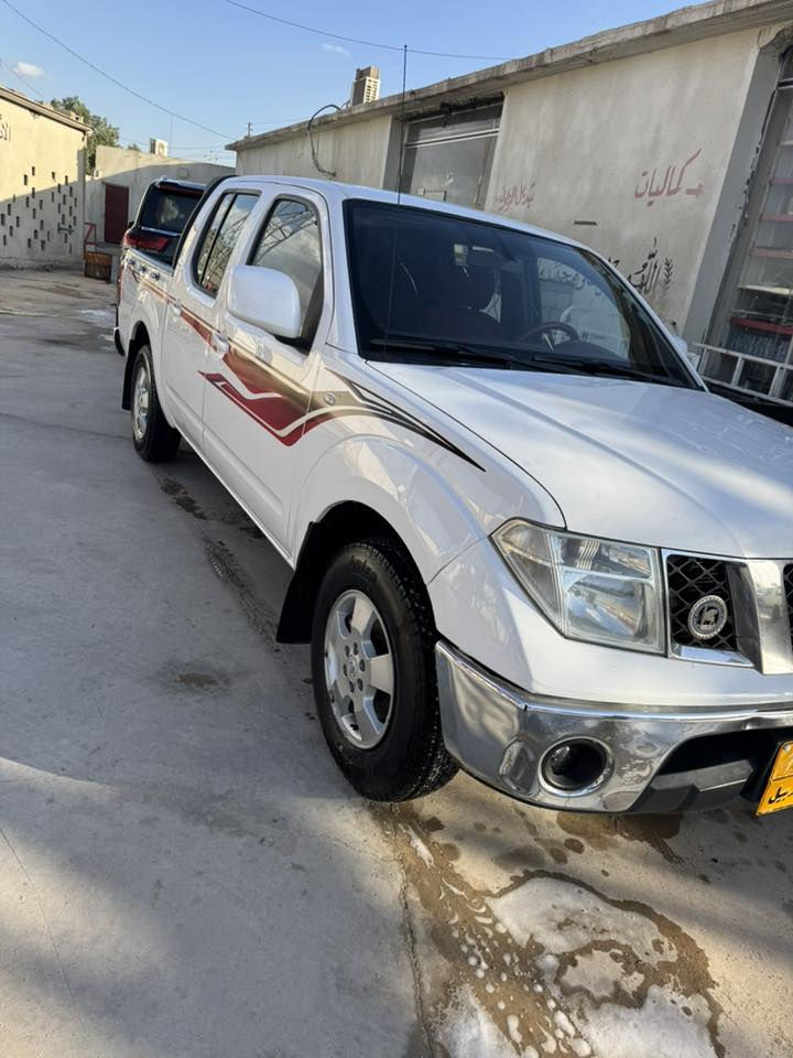 السلام عليكم
بيك اب.نيفاره. موديل 2014. رقم اربيل. السنوية منتهيه. 

كفاله من الضربه والشاصي والكص. والعيب الشرعي.   صبغ. بيها مكانات.  للجماليه فقط. 

المحرك جديد ما مفتوح. شرط كفاله من الفتح. الكير جديد.  الحداده. جديده  التبريد شغال. الكهربائيات شغاله.  طخم تاير جديد. ما بيها. اي نقص. حاهزه من كلشي.  

السعر. 100 وبيها مجال. 
العنوان البصرة
الموبايل. ***********.
