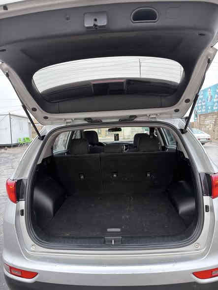 السلام عليكم 
كيا سبورتج موديل 2018 
حادثها دعاميه اماميه فقط 
وموجود سونارها بالمنشور 
رقم بغداد تحويل ثاني يوم 
فور ويل 
بجم زنون 
جاهزه ؏ الاخير
معروضه 187 
مكاني واسط الكوت 
***********
