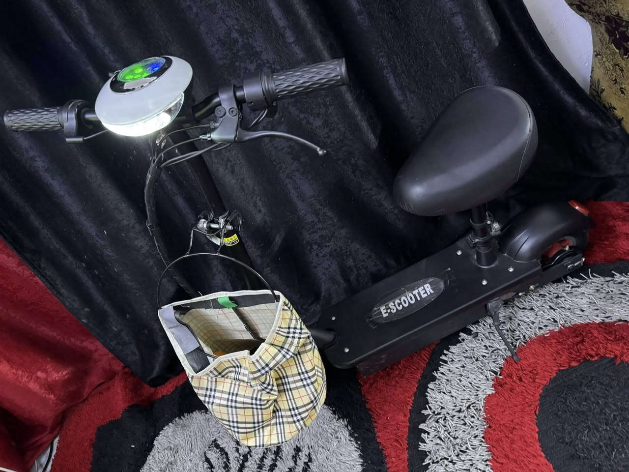 سكوتر جديد غير مستعمل 
السعر خاص ♥️


**إذا كنت صاحب هذا الإعلان وتريد حذفه لأي سبب، رجاءا أرسل رسالة إلى الدعم الفني**